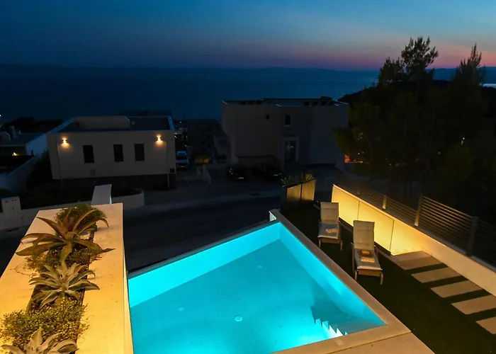 Vakantiehuis In With Jacuzzi