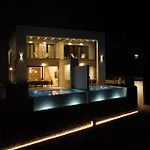 Holiday home In With Jacuzzi Makarska